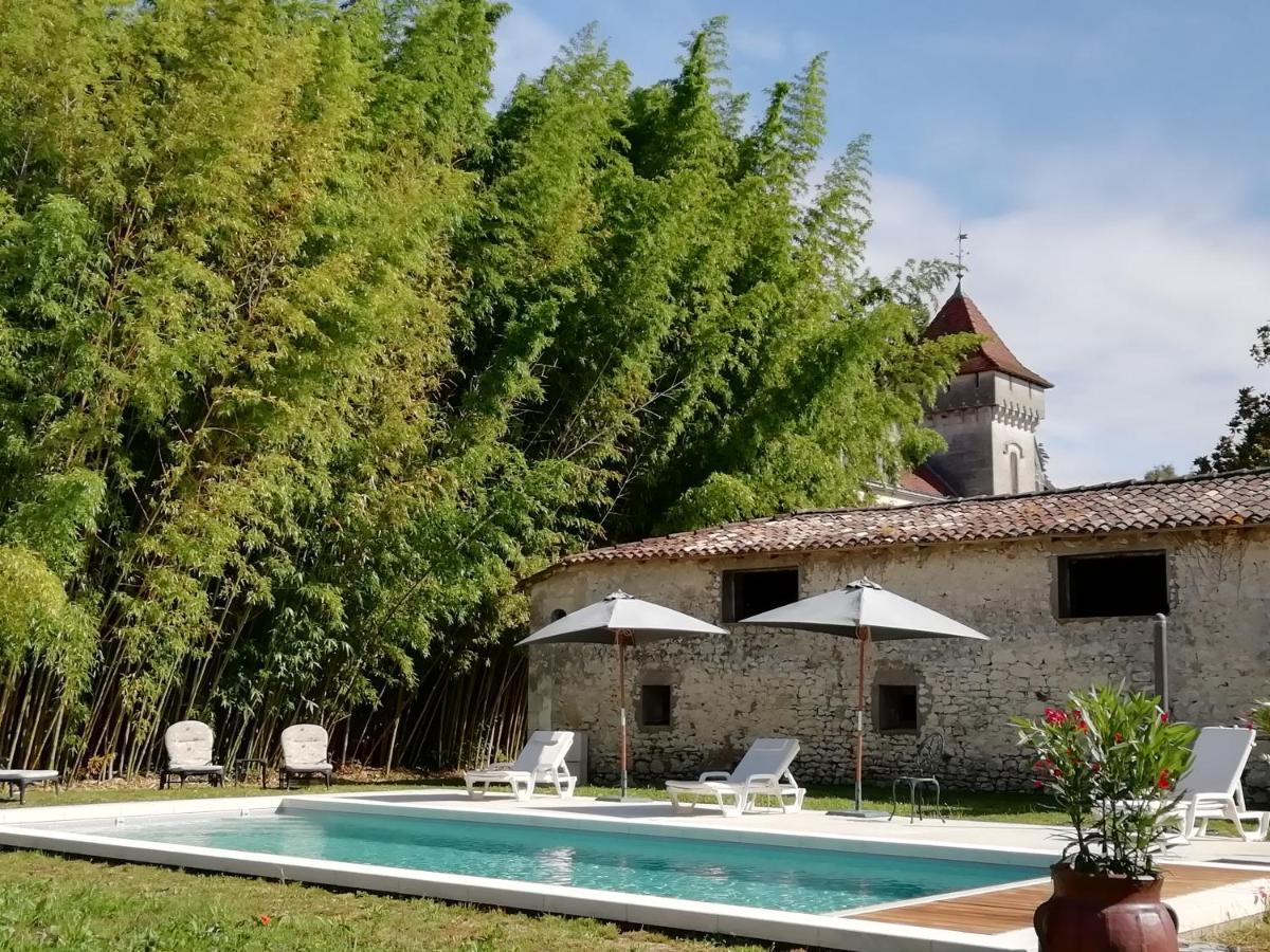 Chateau Des Salles Saint-Fort-sur-Gironde Exterior photo