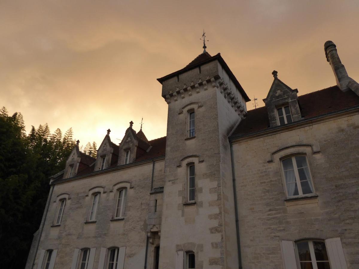 Chateau Des Salles Saint-Fort-sur-Gironde Exterior photo